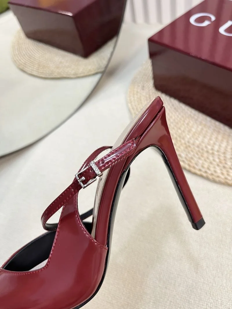 Resilient Gucci Sandals 25027
