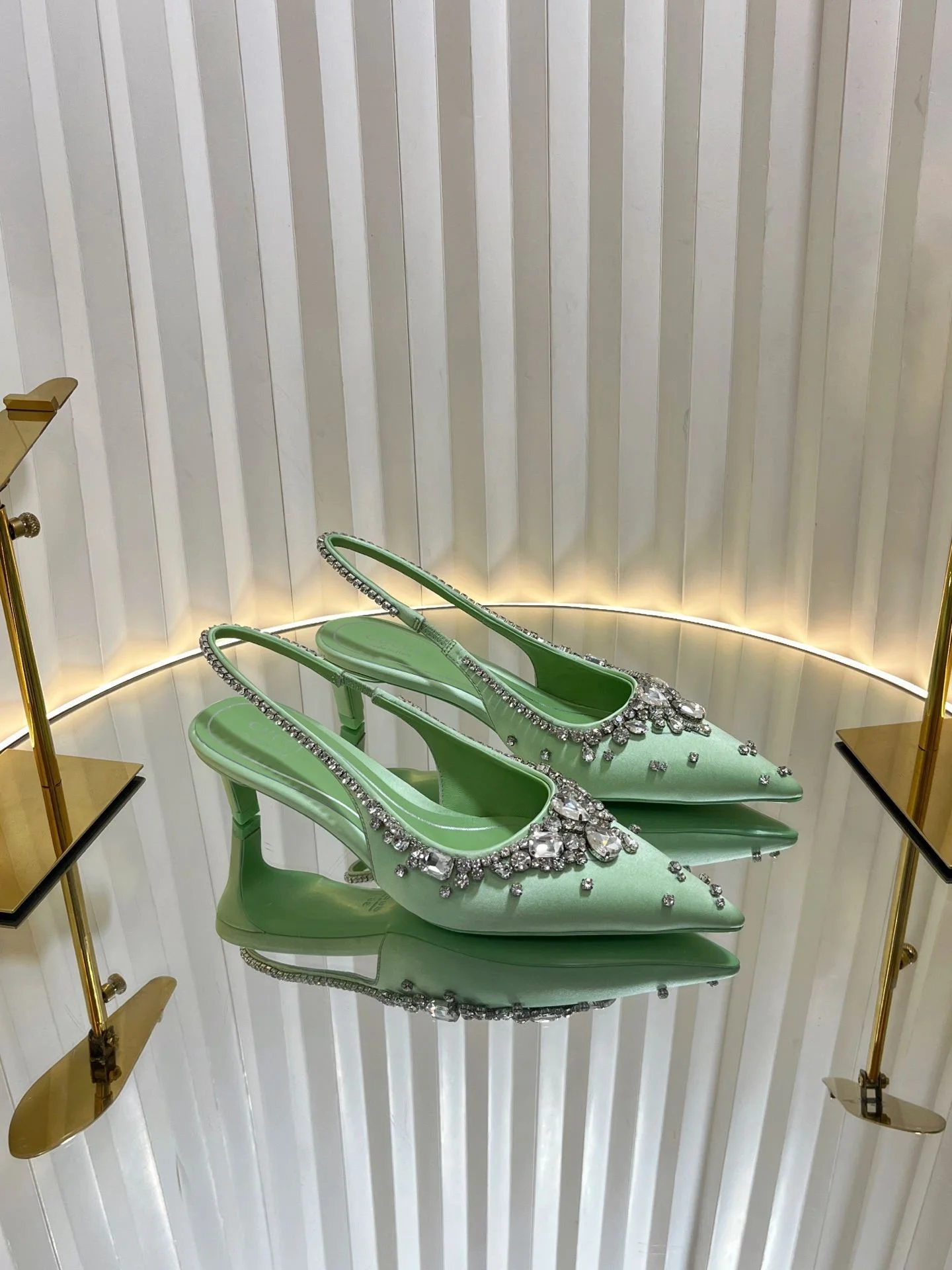 WaterResistant Gucci Sandals 24376