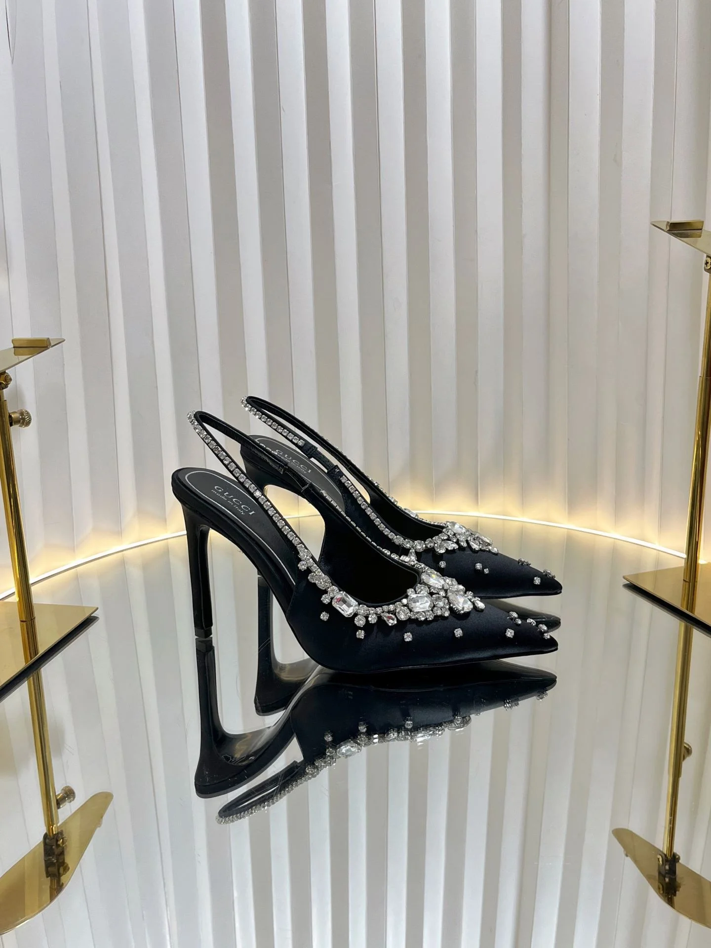 WaterResistant Gucci Sandals 24360