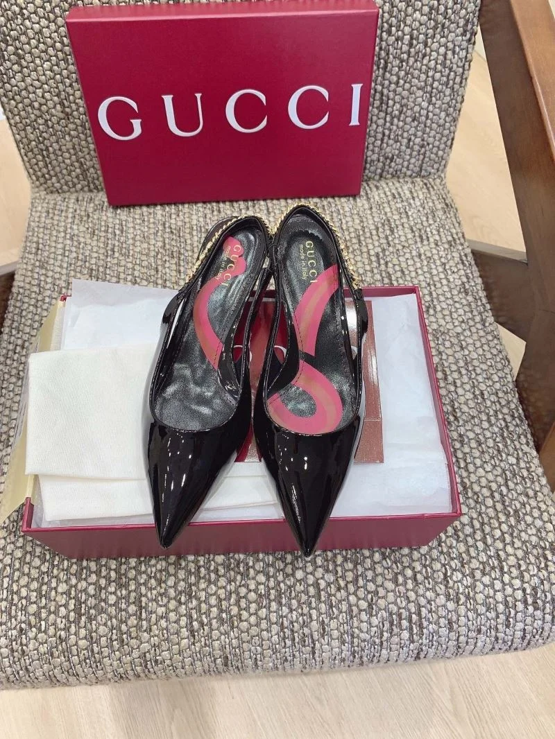 Stylish Gucci Sandals 23764