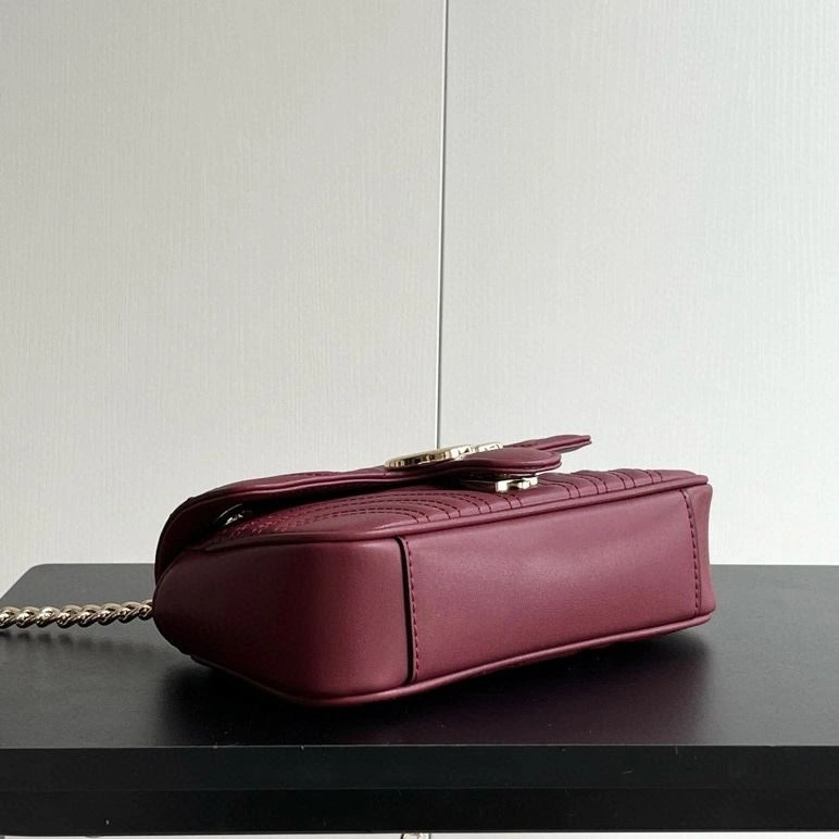 Gucci Satchel Bags Functional 81110
