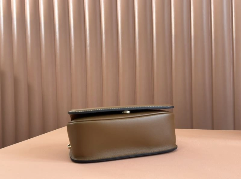 SmoothTexture Gucci Satchel Bags 64816