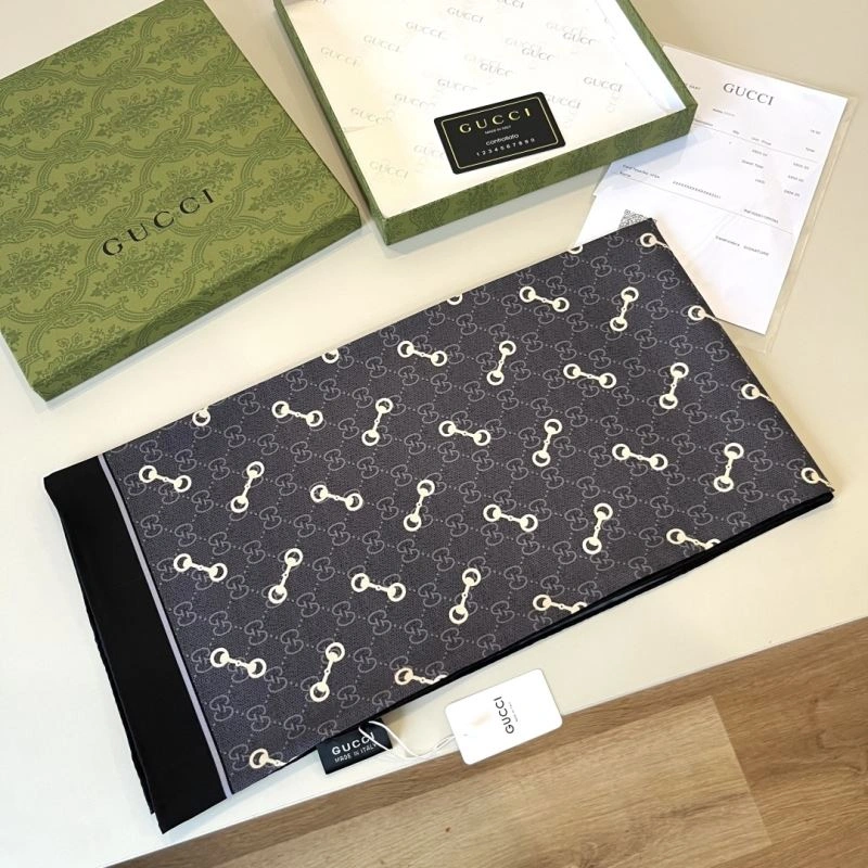 Gucci Scarf Chic 270711