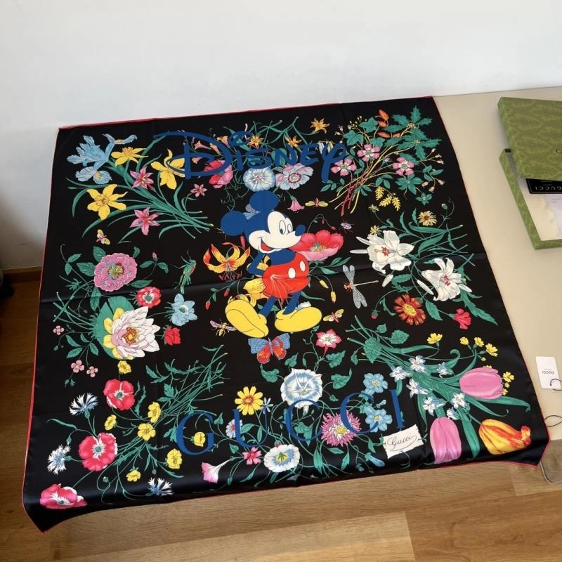 Gucci Scarf FashionForward 270691