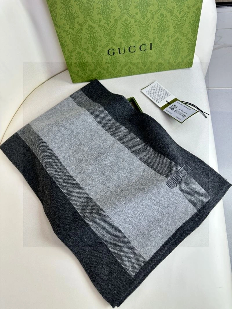 Versatile Gucci Scarf 271103