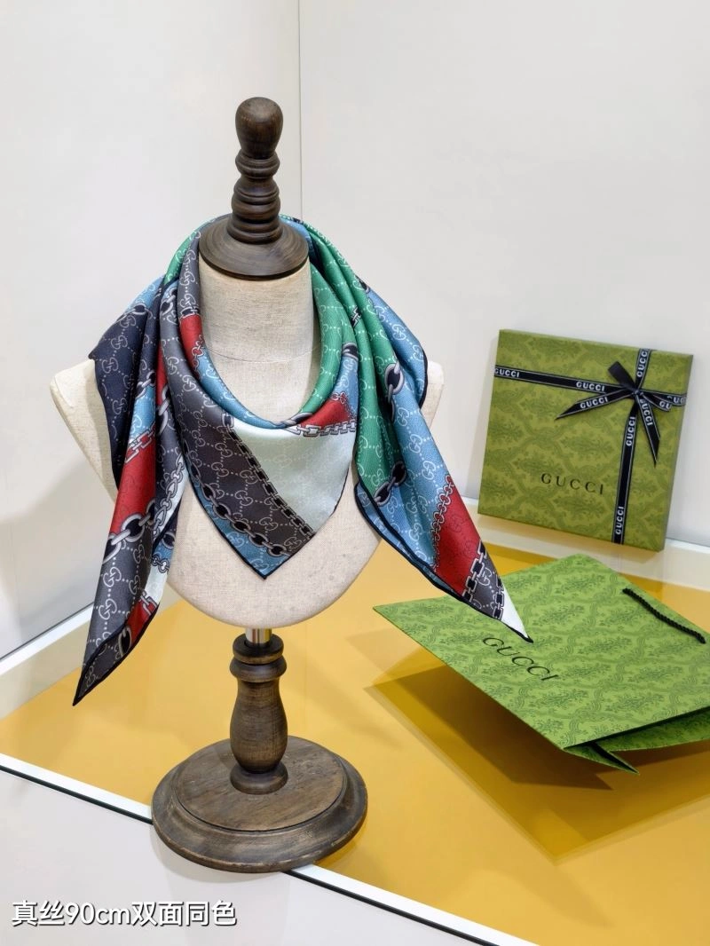 RelaxedFit Gucci Scarf 271080