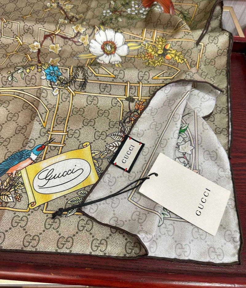 Efficient Gucci Scarf 271075