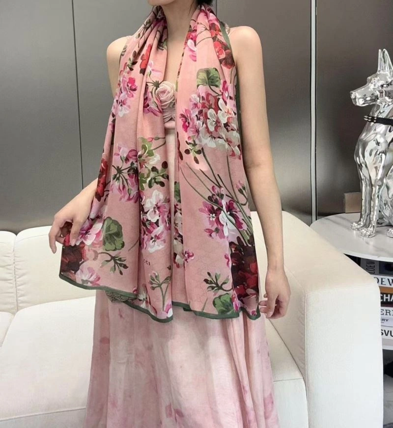 Cozy Gucci Scarf 271079