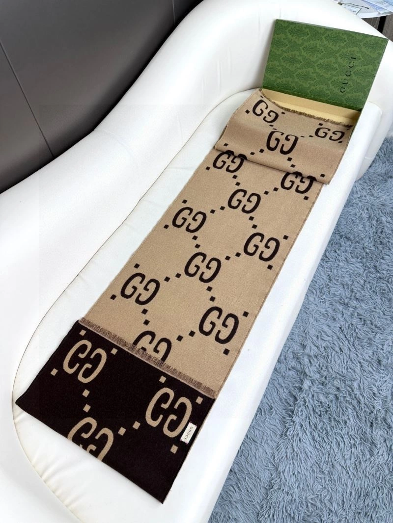 Gucci Scarf Timeless 271072