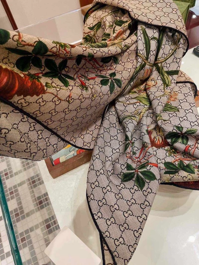 WellDesigned Gucci Scarf 271073