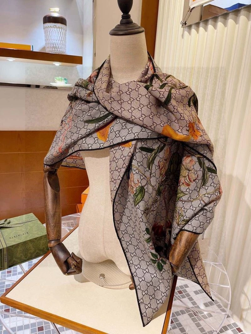 WellDesigned Gucci Scarf 271073