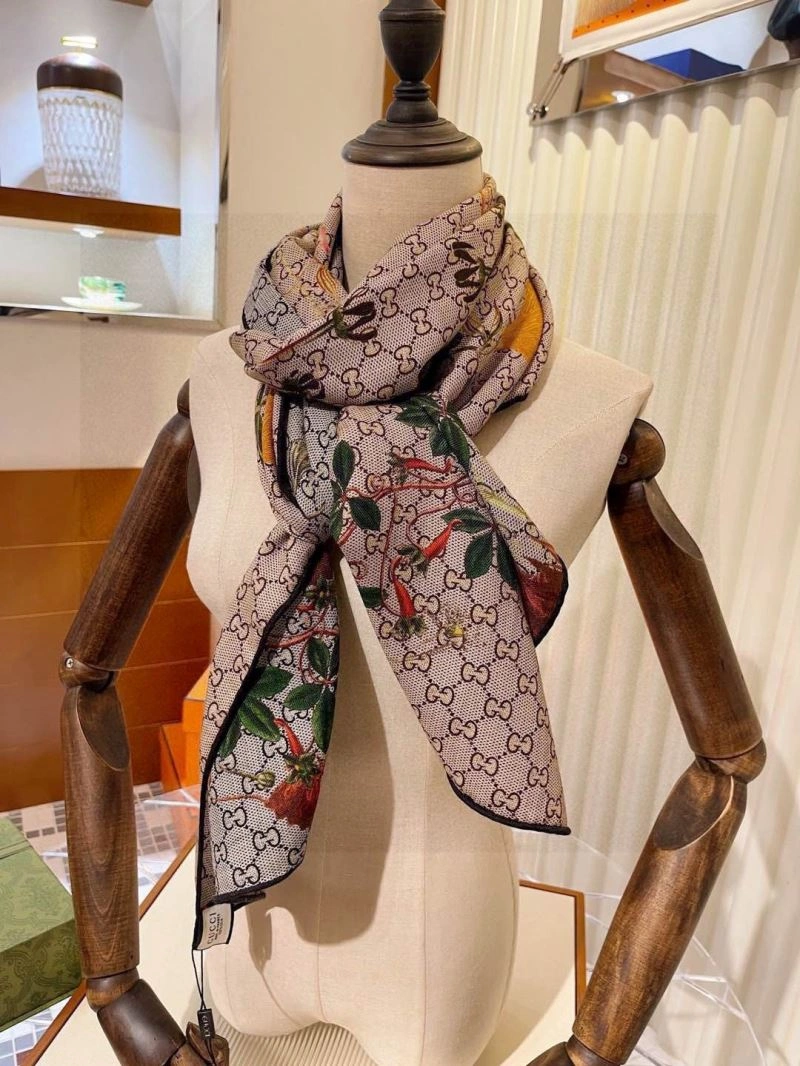 WellDesigned Gucci Scarf 271073