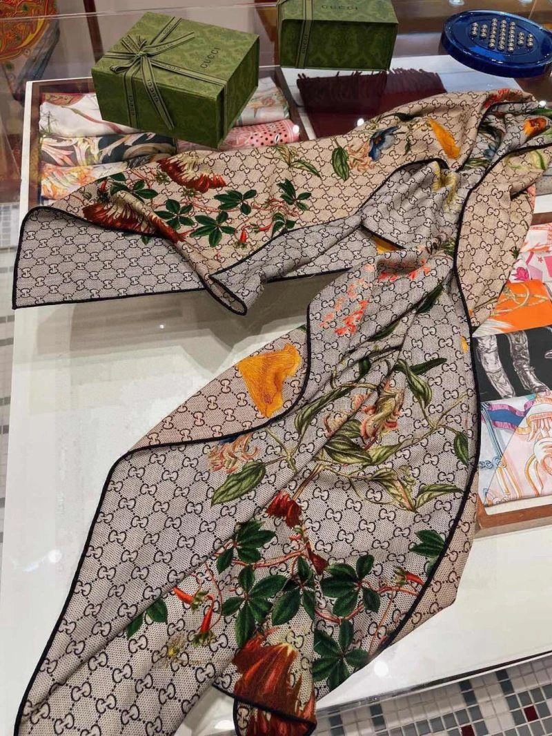 WellDesigned Gucci Scarf 271073