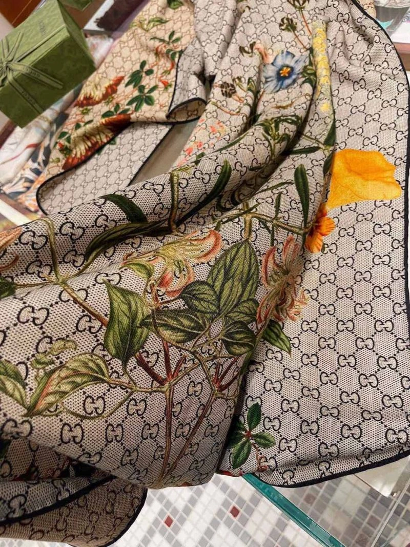 WellDesigned Gucci Scarf 271073