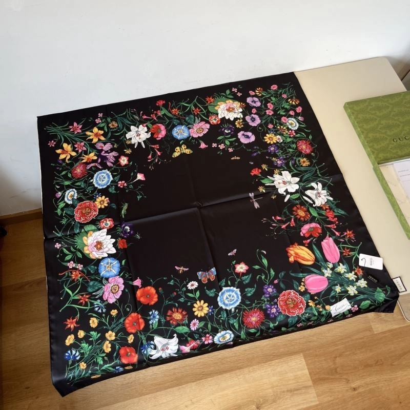 Gucci Scarf TimelessDesign 271805