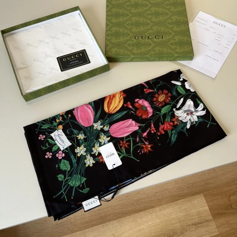 Gucci Scarf TimelessDesign 271805