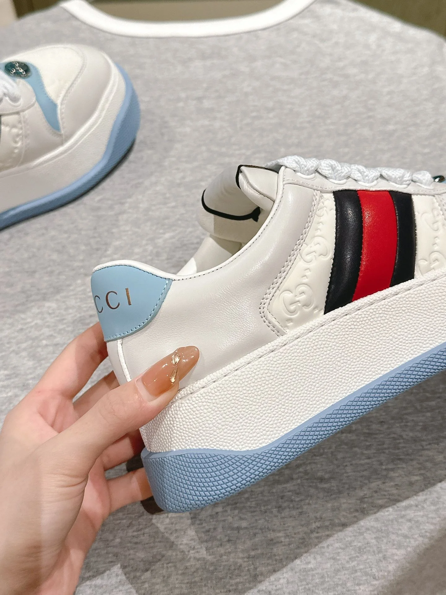 Gucci Screener Shoes Breathable 24335