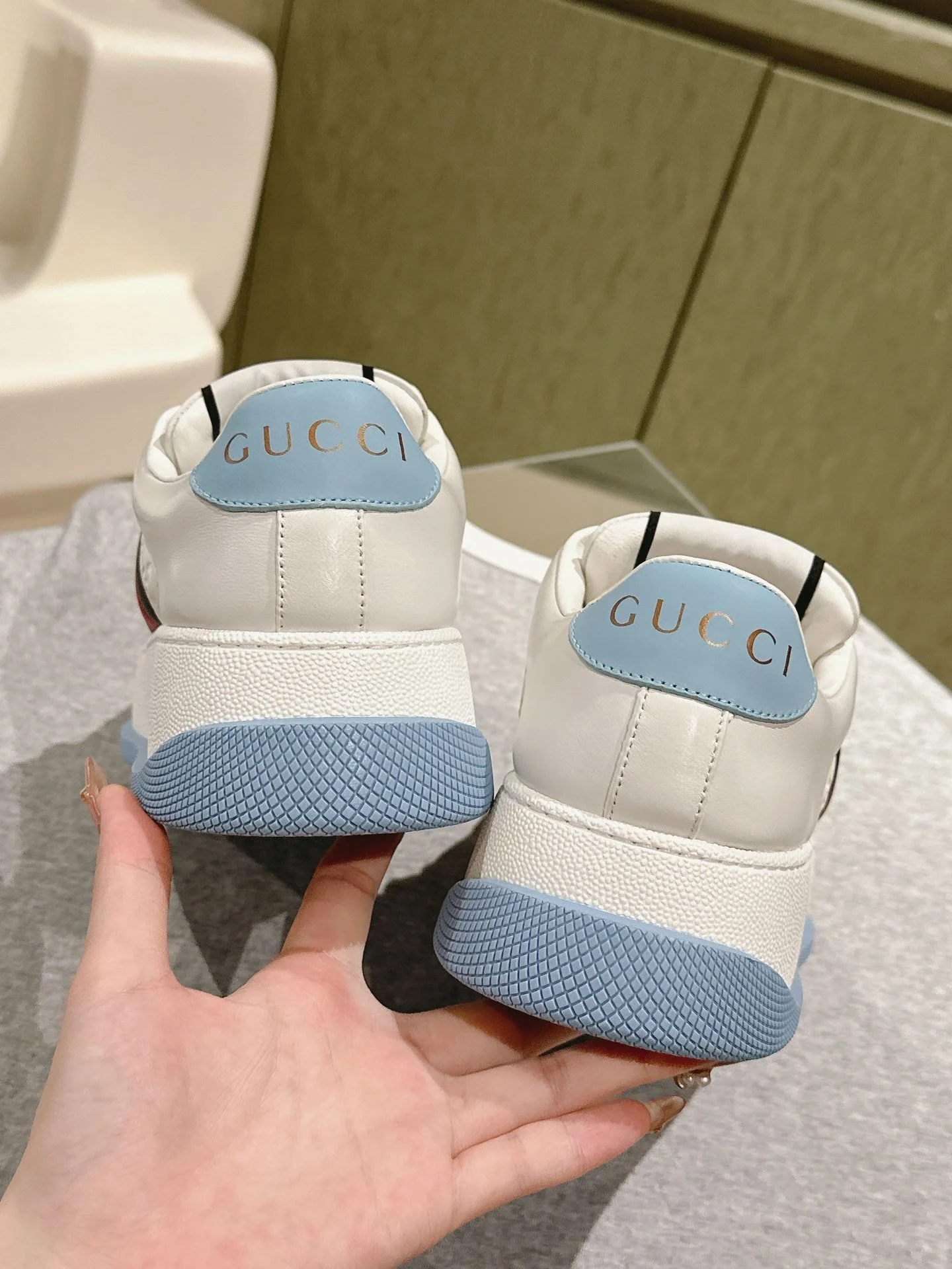 Gucci Screener Shoes Breathable 24335