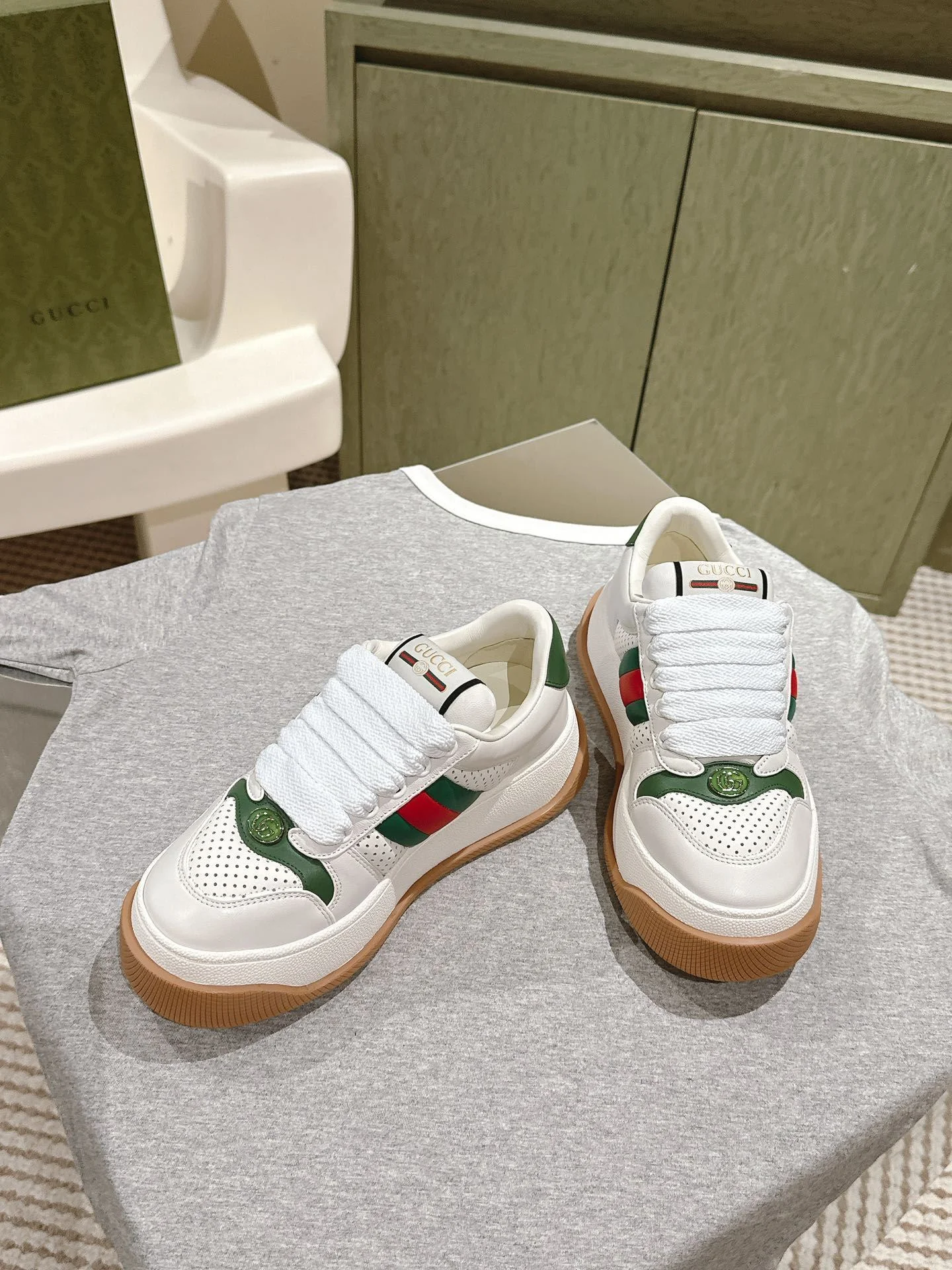 Casual Gucci Screener Shoes 24331