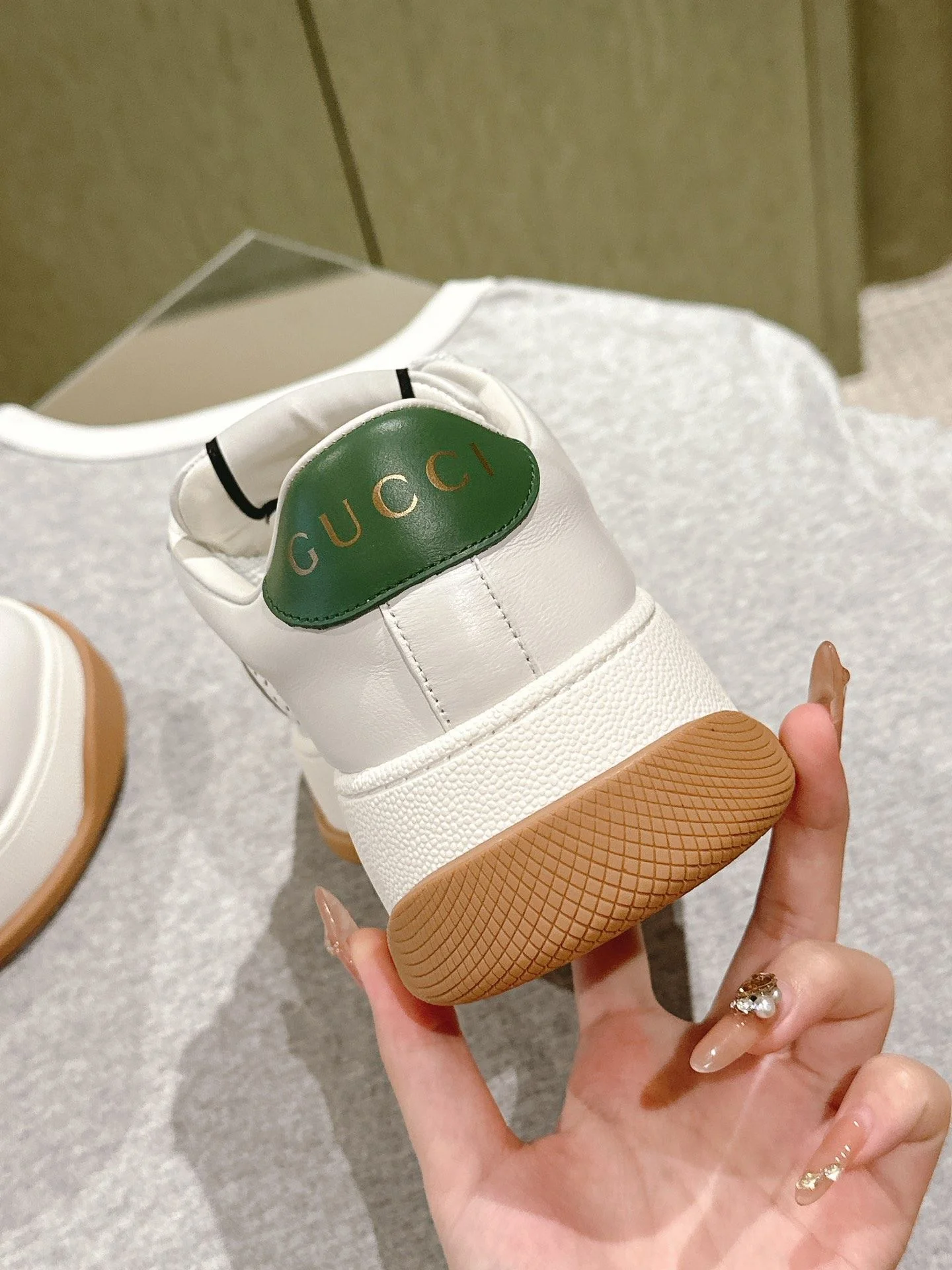 Casual Gucci Screener Shoes 24331