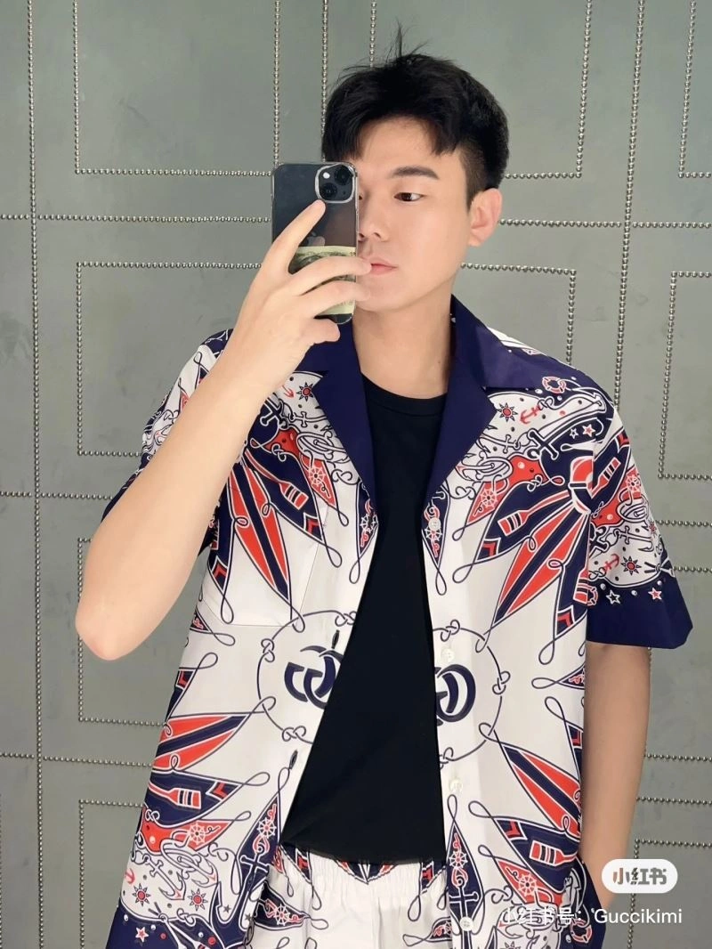 Unisex Gucci Shirts 128565