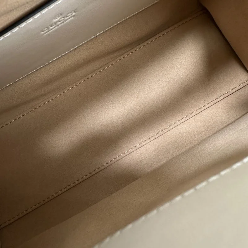 Elegant Gucci Shopping Bags 50362