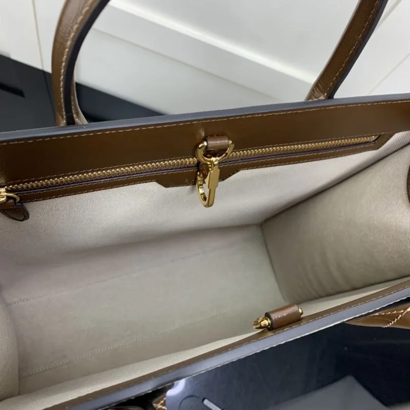 Gucci Shopping Bags UrbanChic 50292
