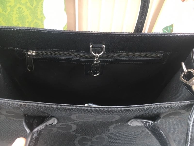 Gucci Shopping Bags Sleek 80771