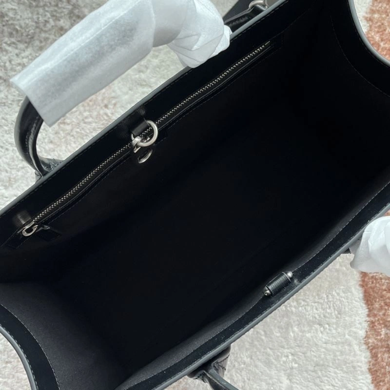 Casual Gucci Shopping Bags 77628