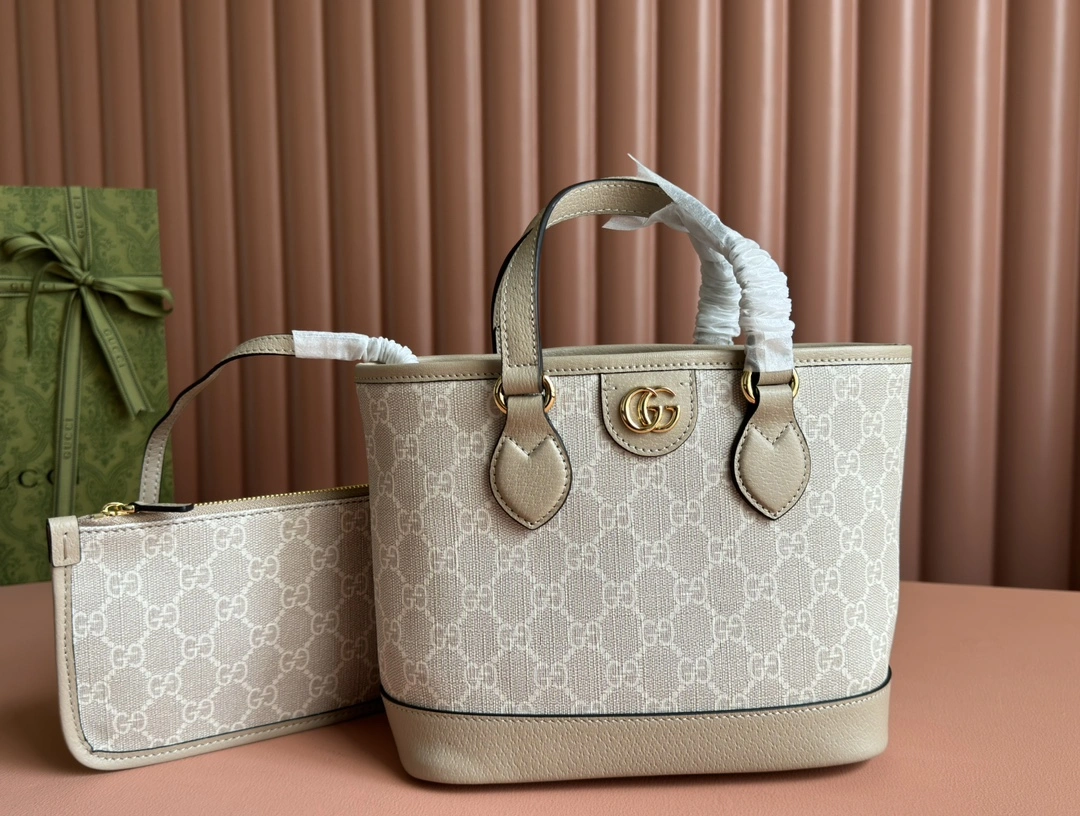 Versatile Gucci Shopping Bags 72269