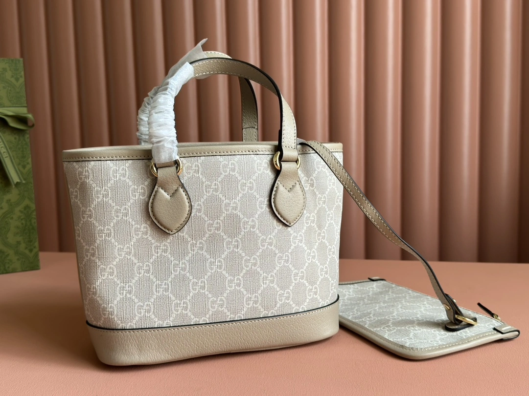Versatile Gucci Shopping Bags 72269
