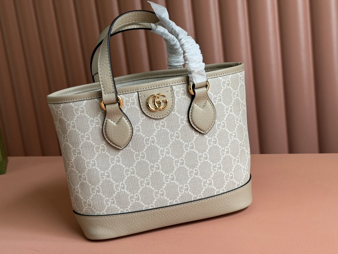 Versatile Gucci Shopping Bags 72269