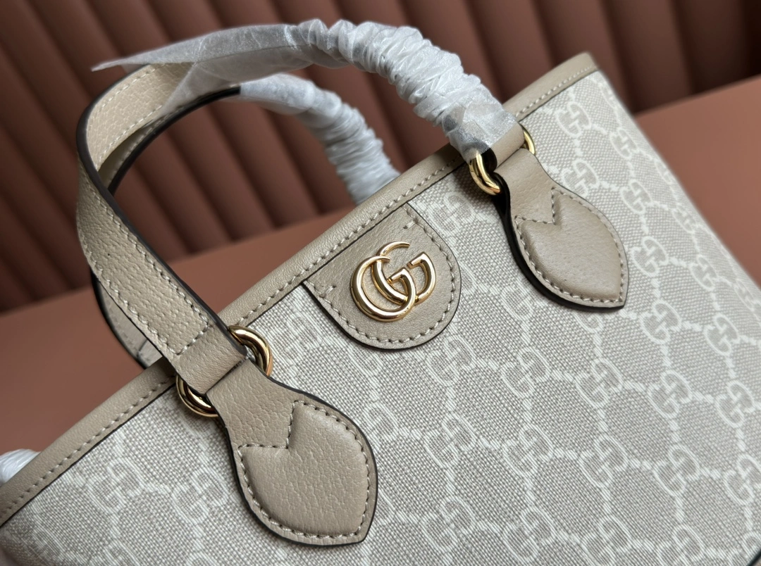 Versatile Gucci Shopping Bags 72269