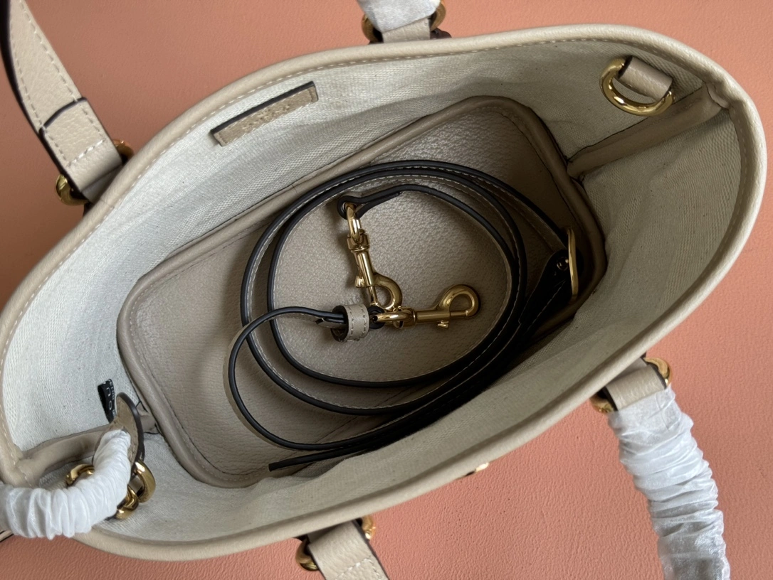Versatile Gucci Shopping Bags 72269