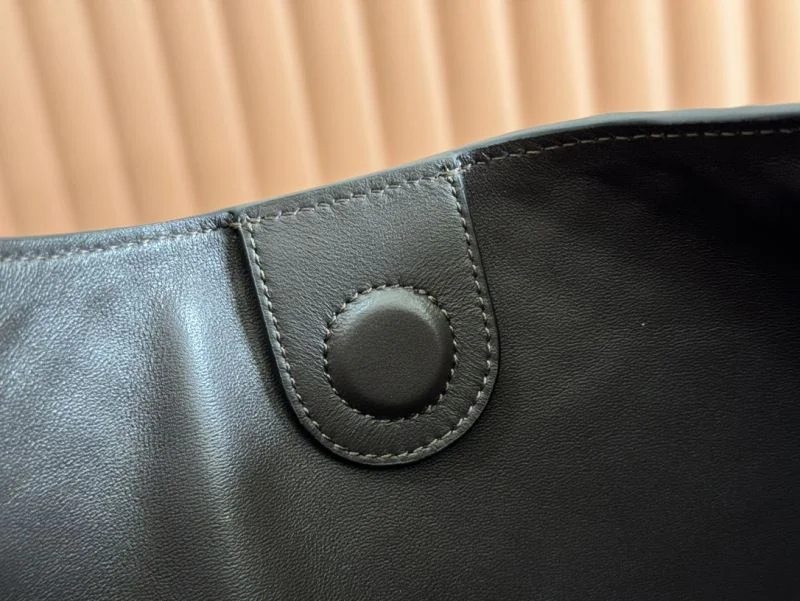 Gucci Shopping Bags Contemporary 49648