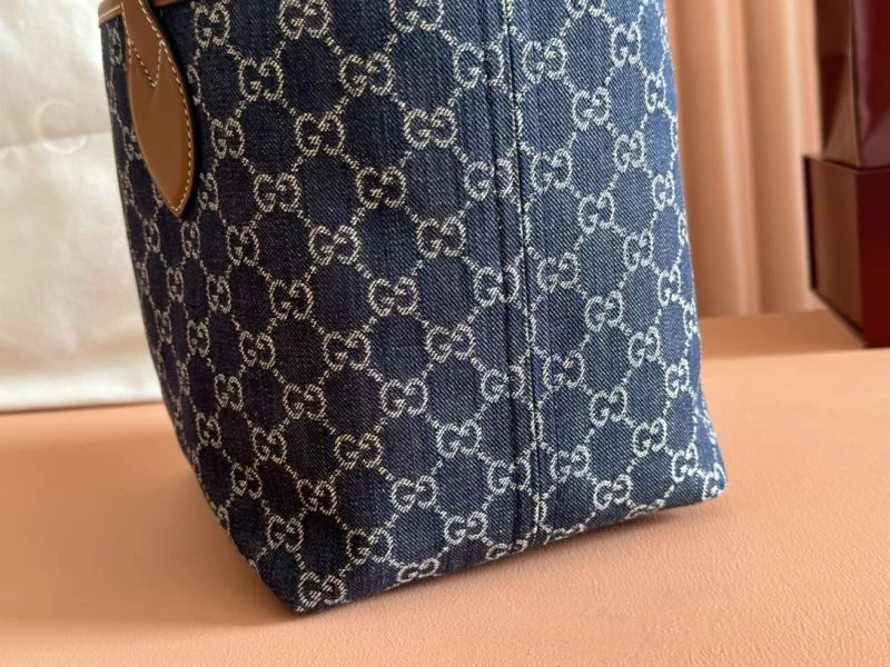 Gucci Shopping Bags ModernLook 49620