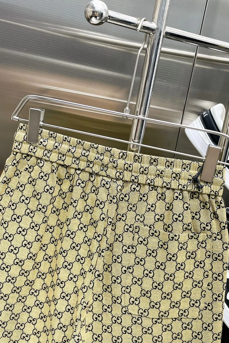 Effortless Gucci Short Pants 127966