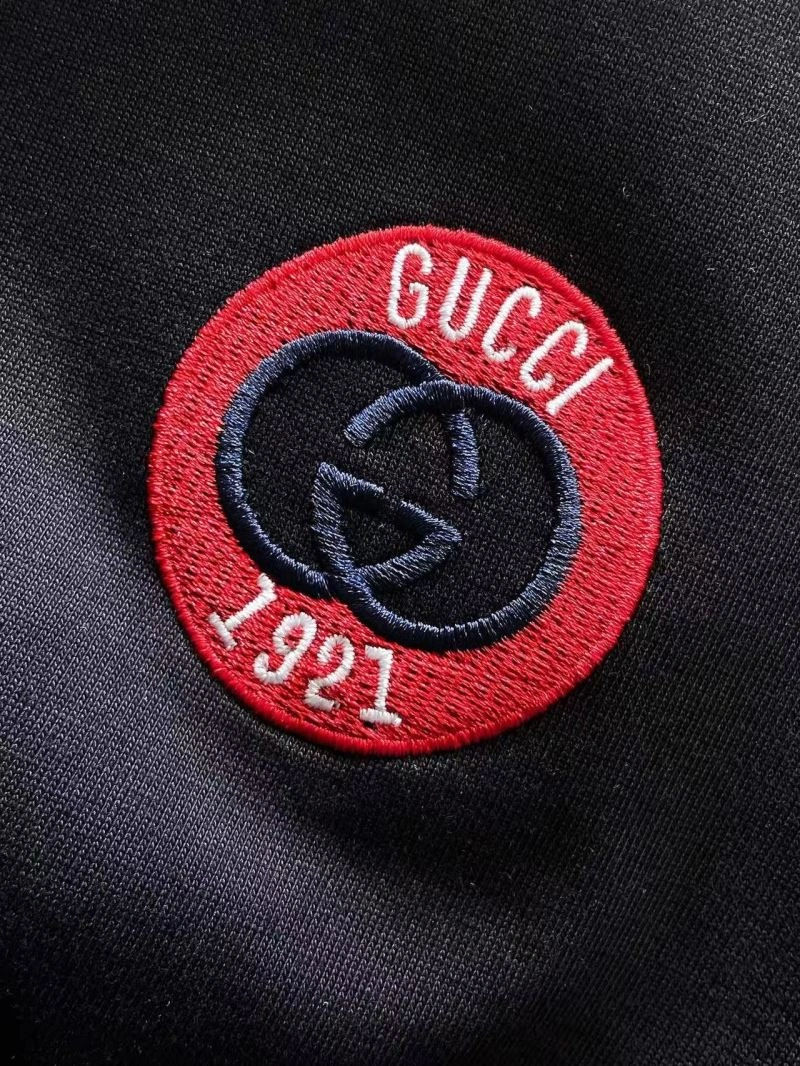 Gucci Short Suits Breathable 125027