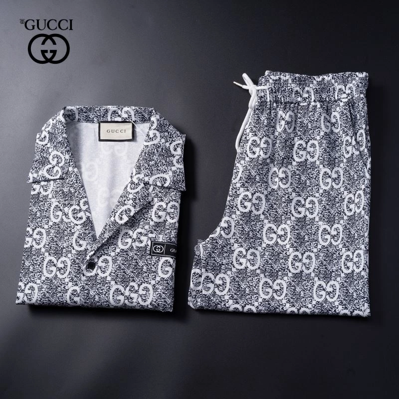 Gucci Short Suits TravelReady 128898