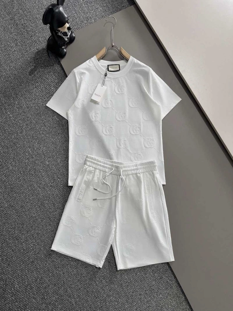 Trendsetting Gucci Short Suits 127534