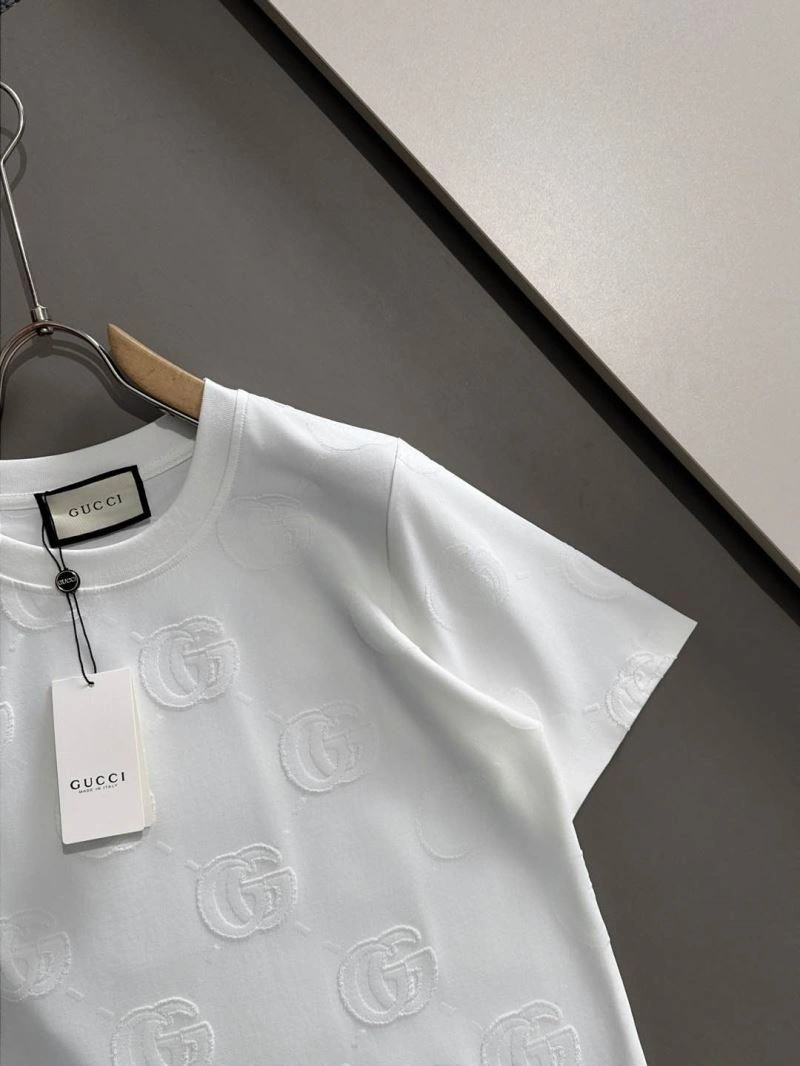 Trendsetting Gucci Short Suits 127534