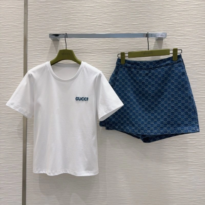Gucci Short Suits TechFriendly 124625