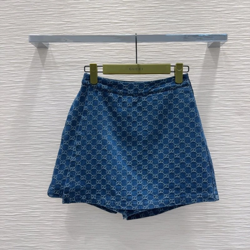 Gucci Short Suits TechFriendly 124625
