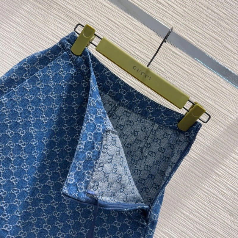 Gucci Short Suits TechFriendly 124625