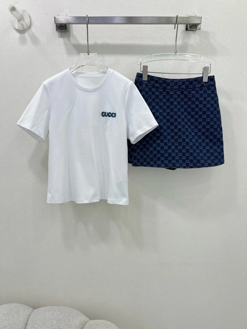 Gucci Short Suits Durable 124610