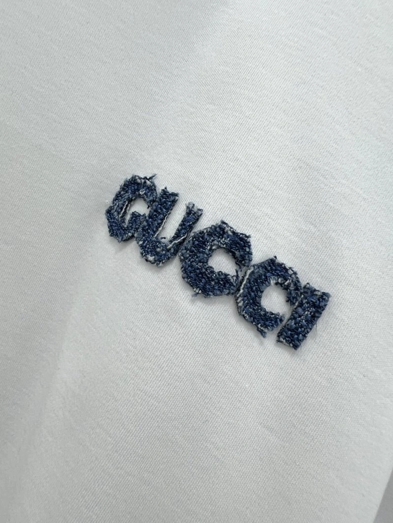 Gucci Short Suits Durable 124610