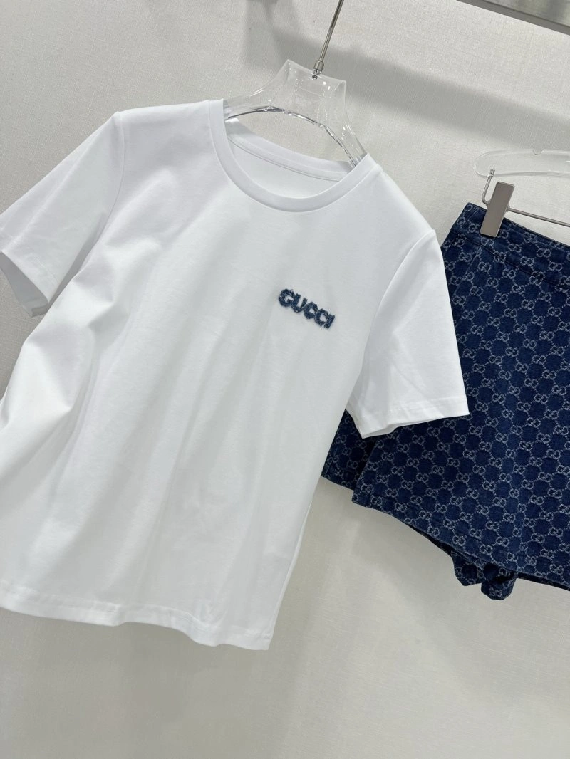 Gucci Short Suits Durable 124610