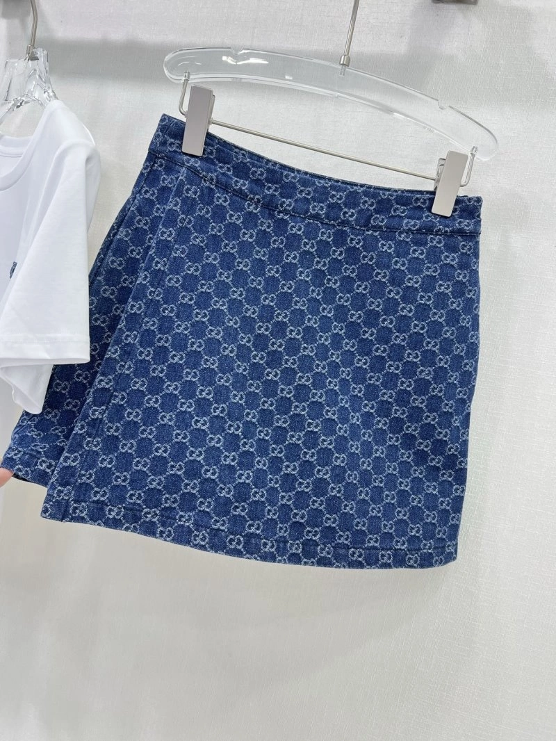 Gucci Short Suits Durable 124610