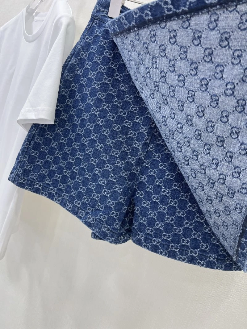 Gucci Short Suits Durable 124610