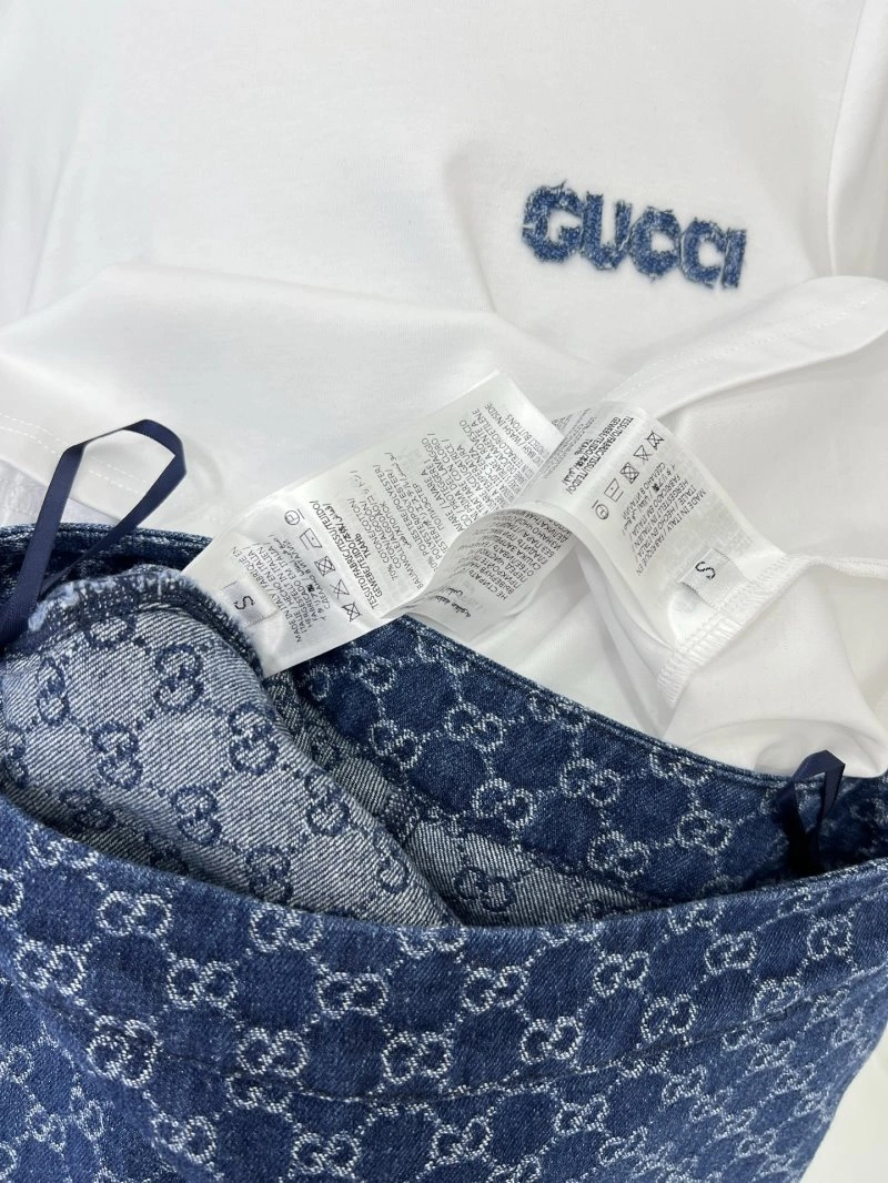 Gucci Short Suits Durable 124610